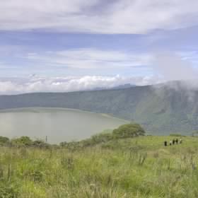 Empakaai crater trekking